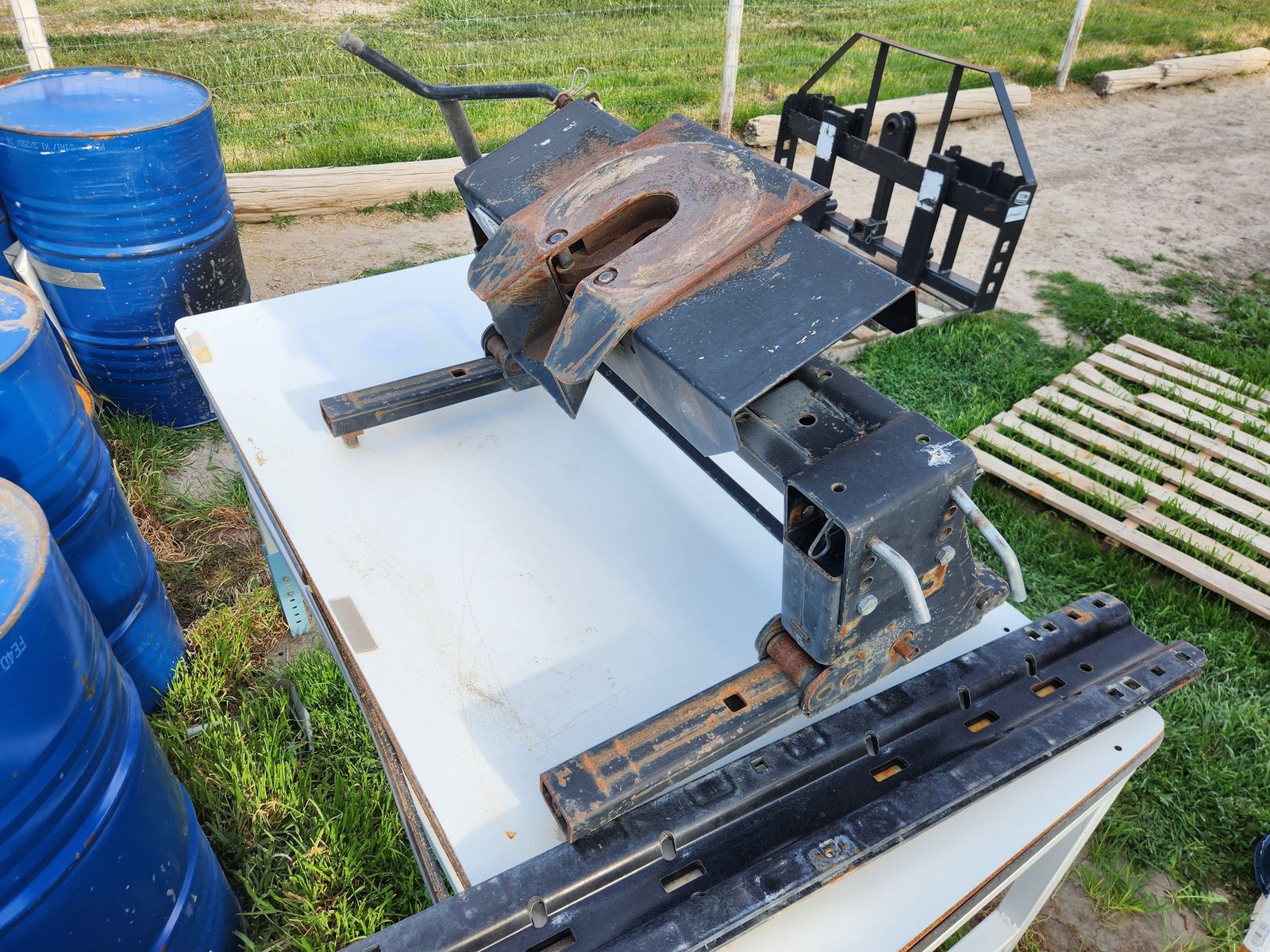 Reese 16K Sliding 5th Wheel Hitch