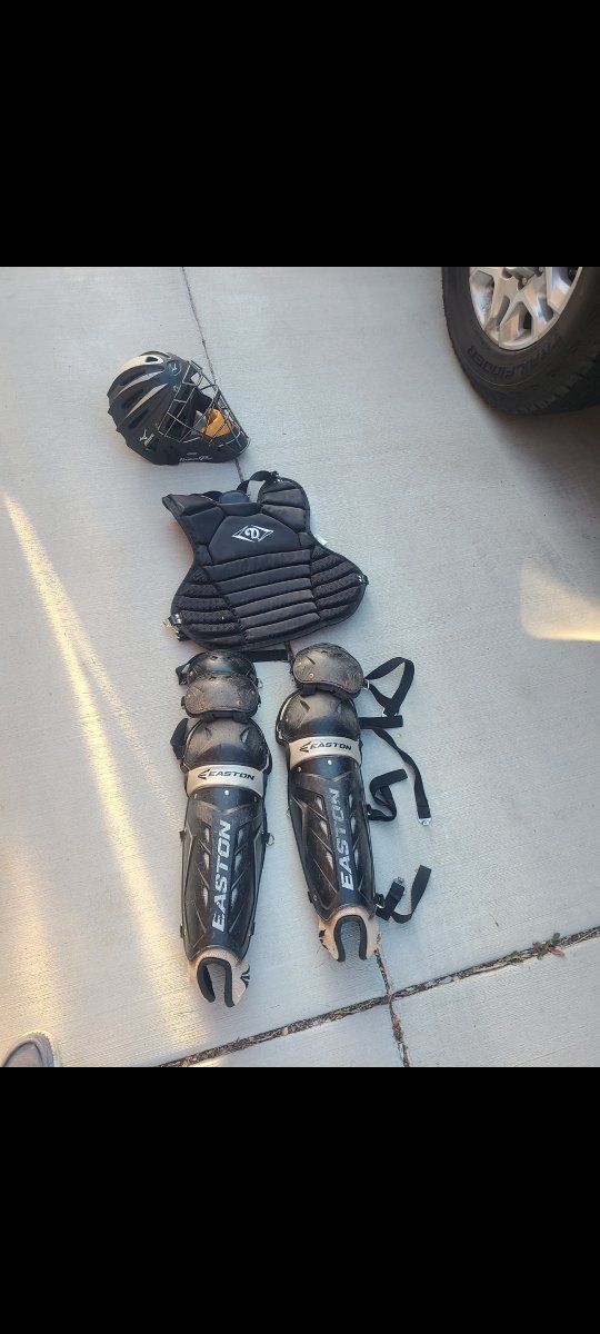 catchers gear set up