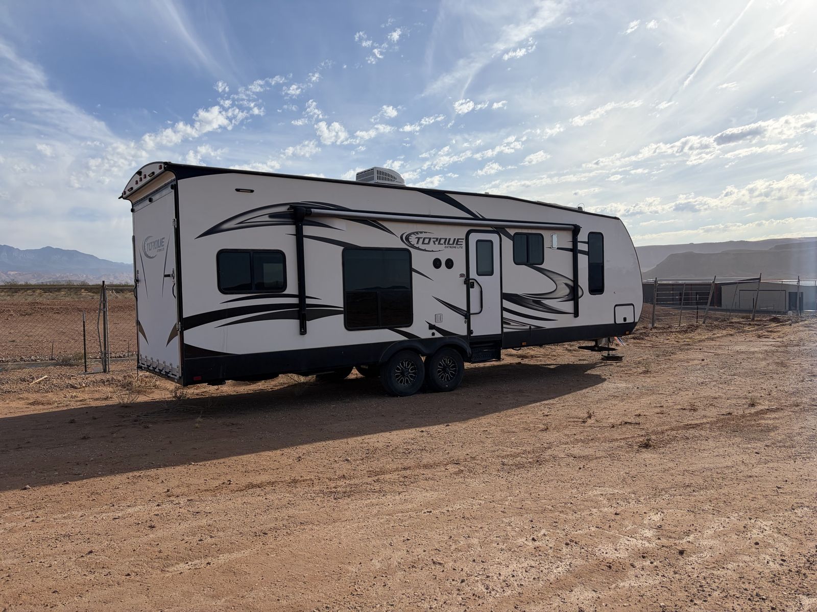 2016 Heartland Torque Extreme Lite 28' Travel Trailer Toy Hauler