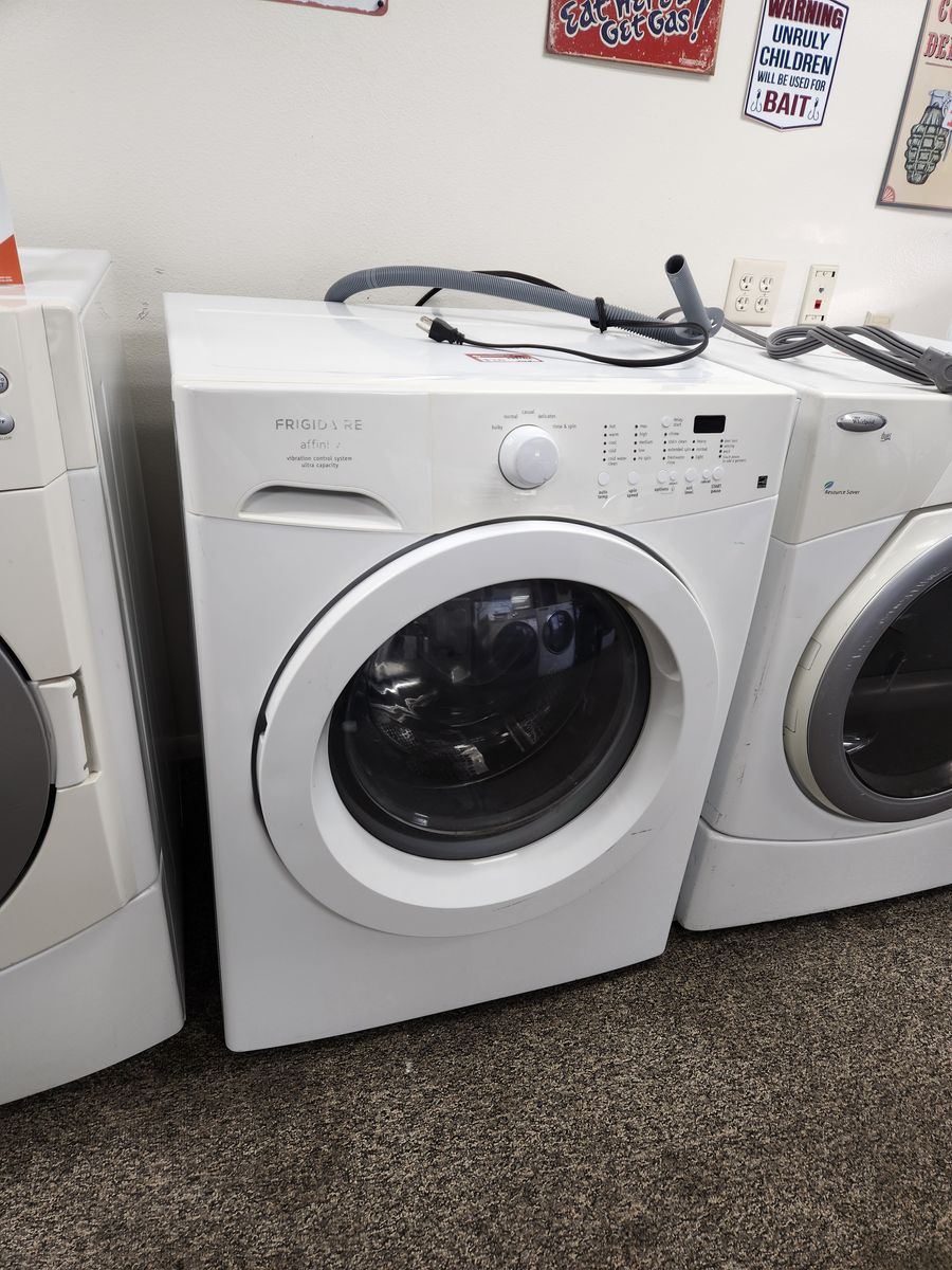 GREAT FRIGIDAIRE FRONTLOAD WASHER! W-WARRANTY