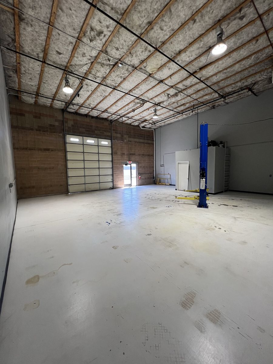 Available Now — 1,600 sq ft Commercial/Shop Space for Rent!