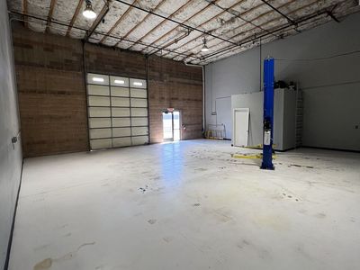 Available Now — 1,600 sq ft Commercial/Shop Space for Rent!