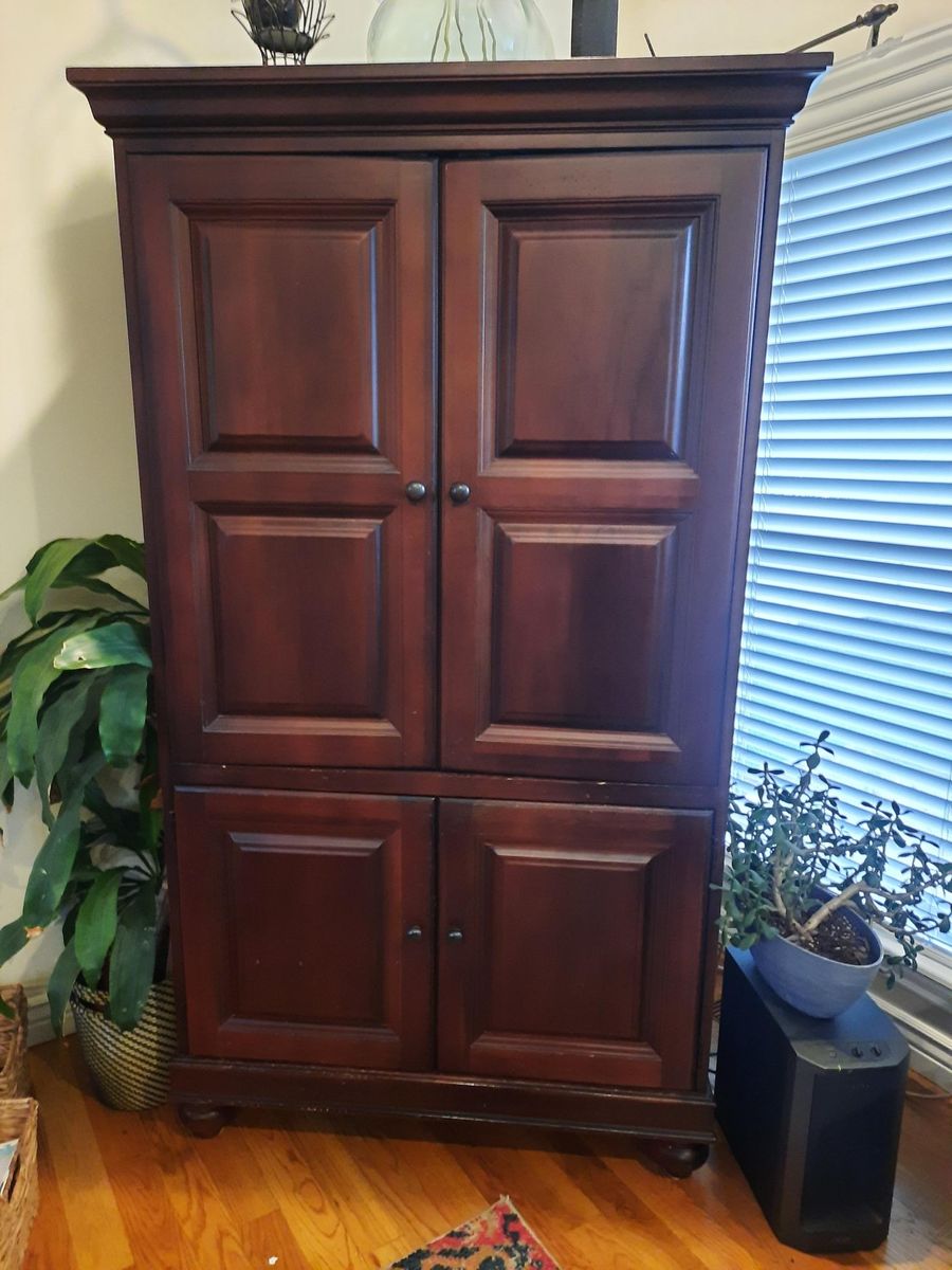 Traditional Solid Wood Armoire Entertainment Cabinet Entertainment Center