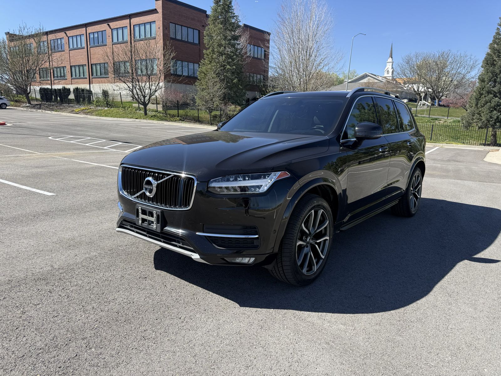 2016 Volvo XC90 T6 Momentum