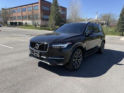 2016 Volvo XC90 T6 Momentum