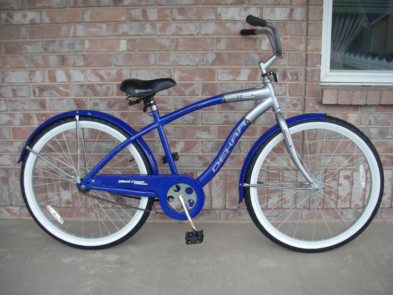 Like New, Mens / Boys 26" WEST COAST CYCLES CRUISER Bike, Med-Small 16" Frame, 1-Speed,  Fenders, New Balloon Tires, 26 Inch