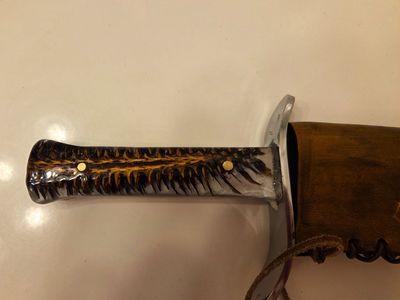 Classic bowie knife with beautiful Pinecone grip