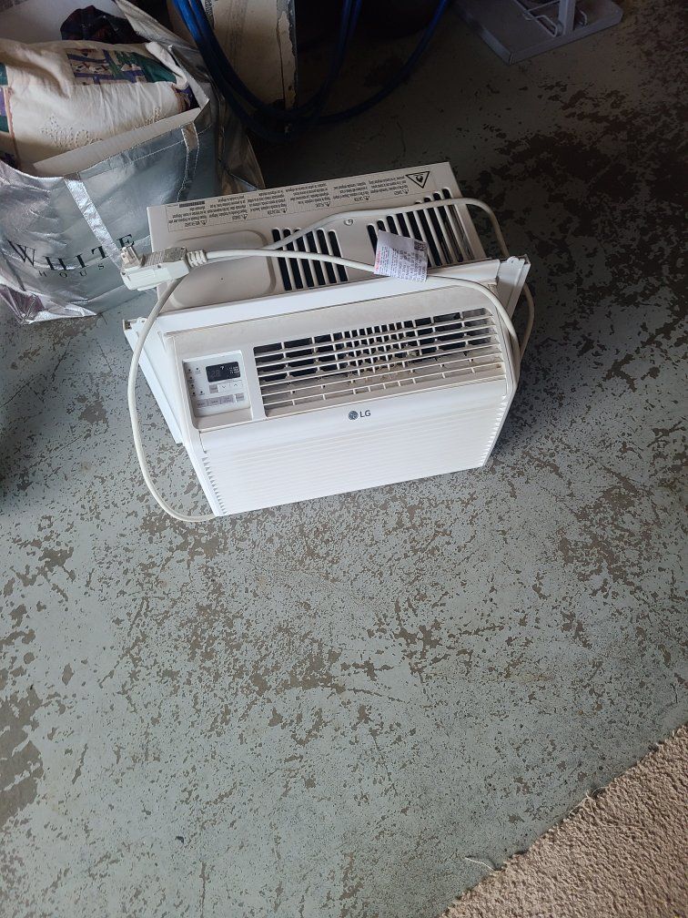 Window AC Unit