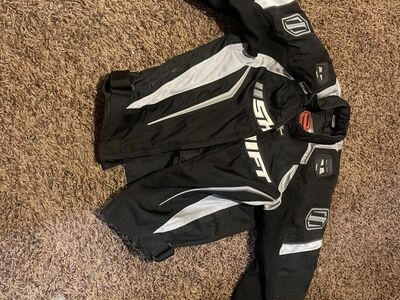Motorcycle jacket