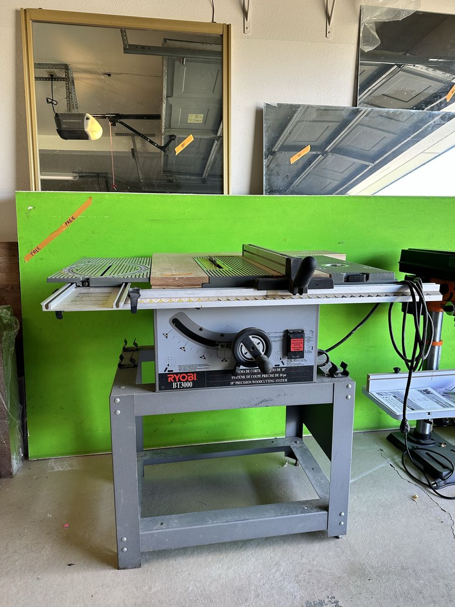 RYOBI BT3000 Table Saw - 10" Precision Woodcutting System with Stand