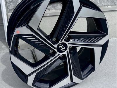 OEM 2022 Hyundai 19 inch Wheels (4)