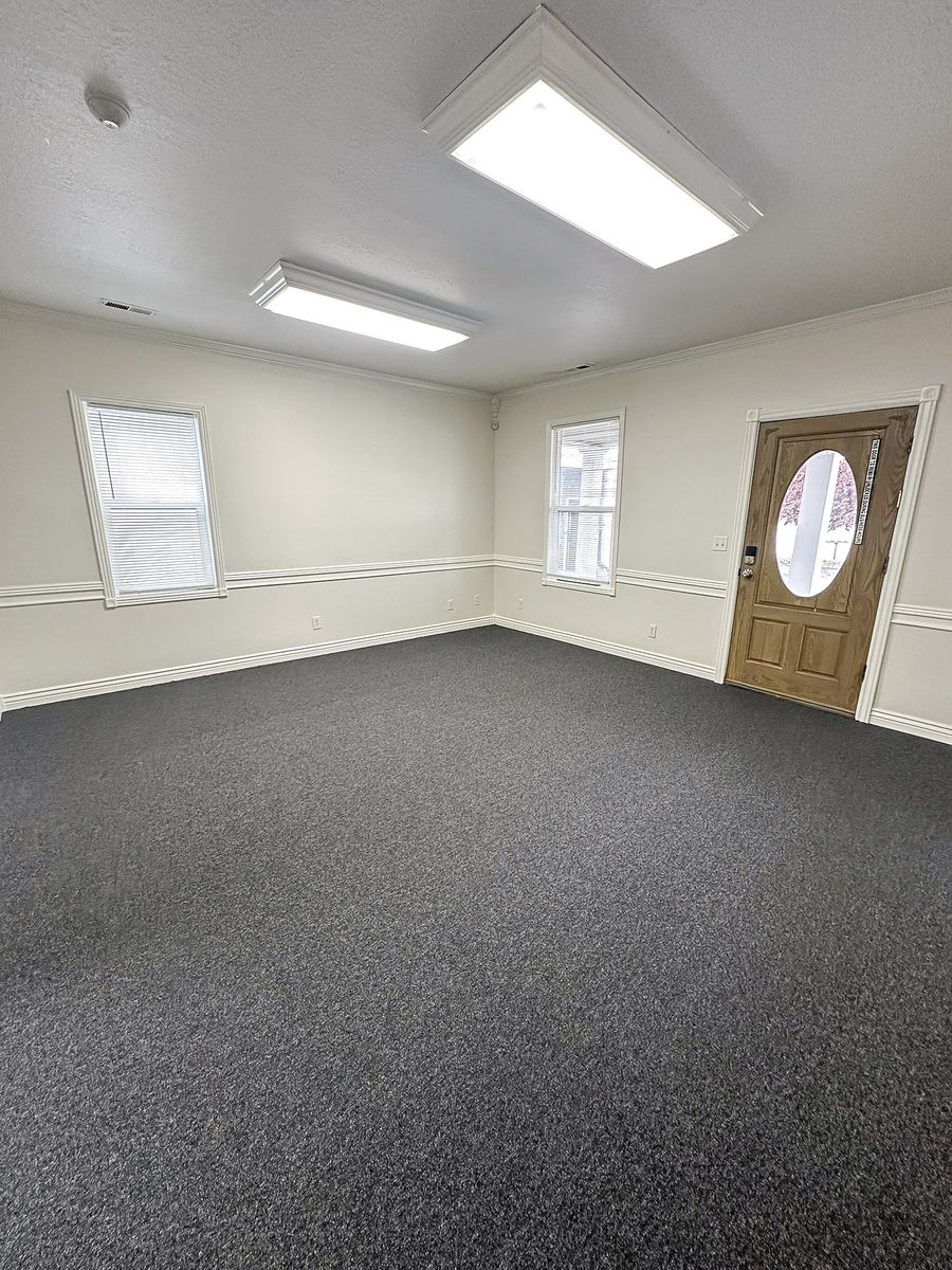 Main image 6