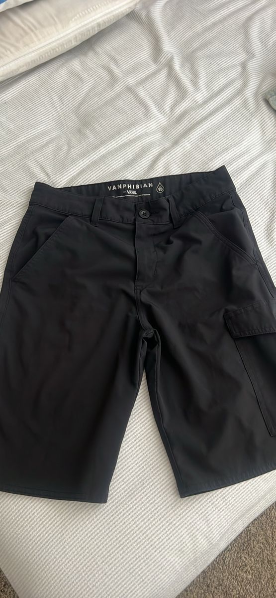 Vans Vanphibian Hybrid Black Shorts Men's Size 18 with Cargo Pocket