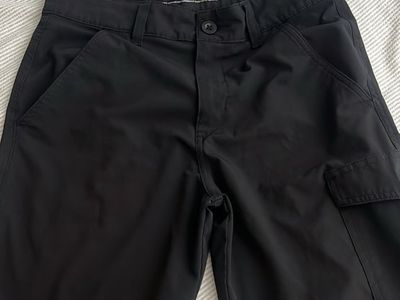 Vans Vanphibian Hybrid Black Shorts Men's Size 18 with Cargo Pocket