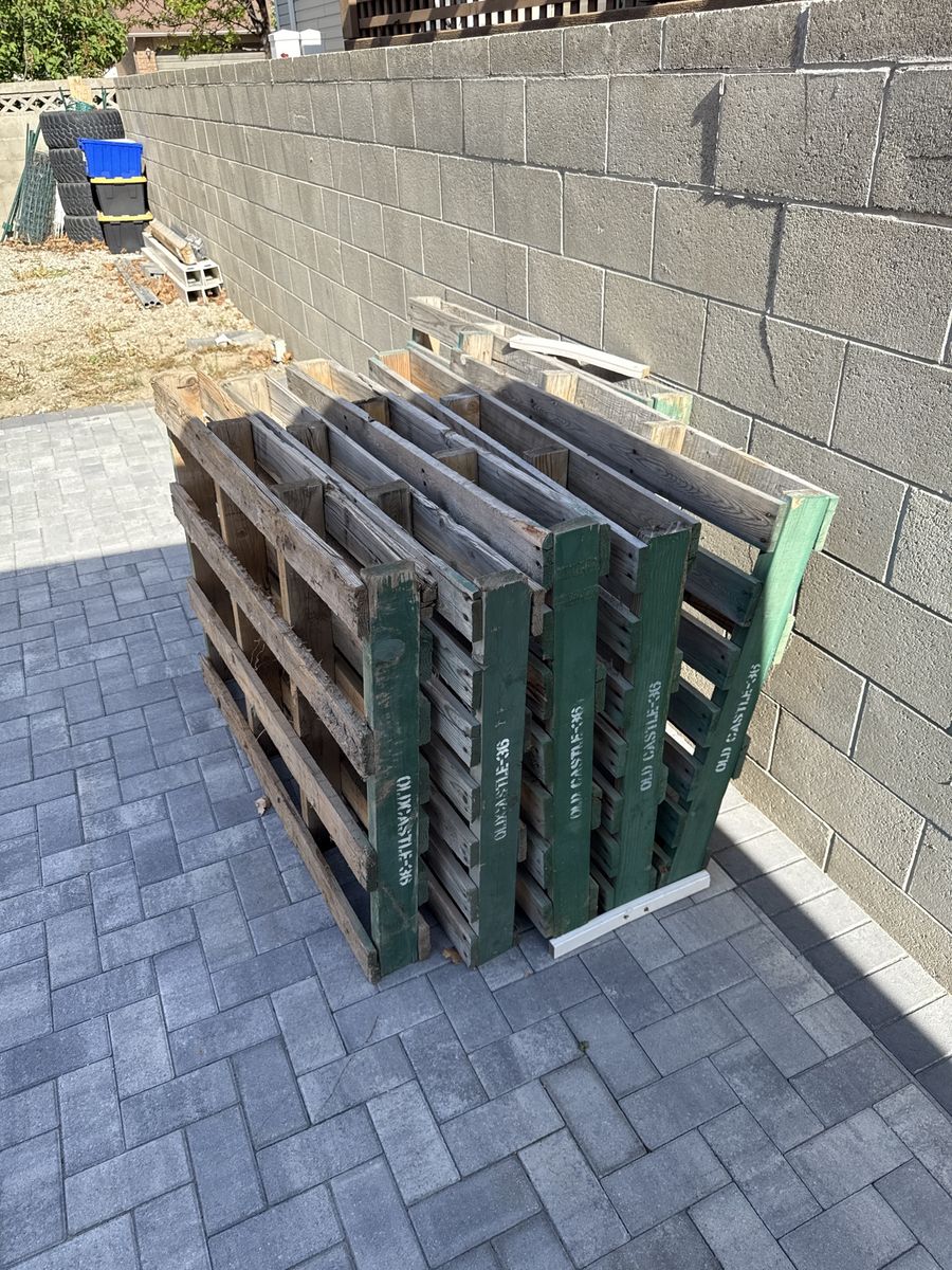 Free Pallets - no delivery