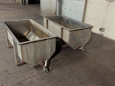 150-Gallon Stainless Steel Tanks / Open-Top Utility Troughs (Heavy Duty)