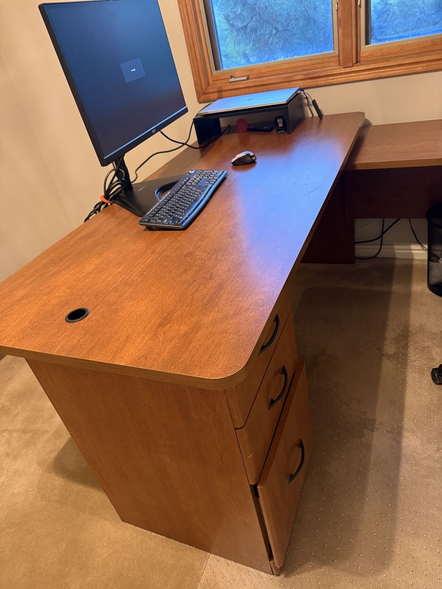 Computer desk