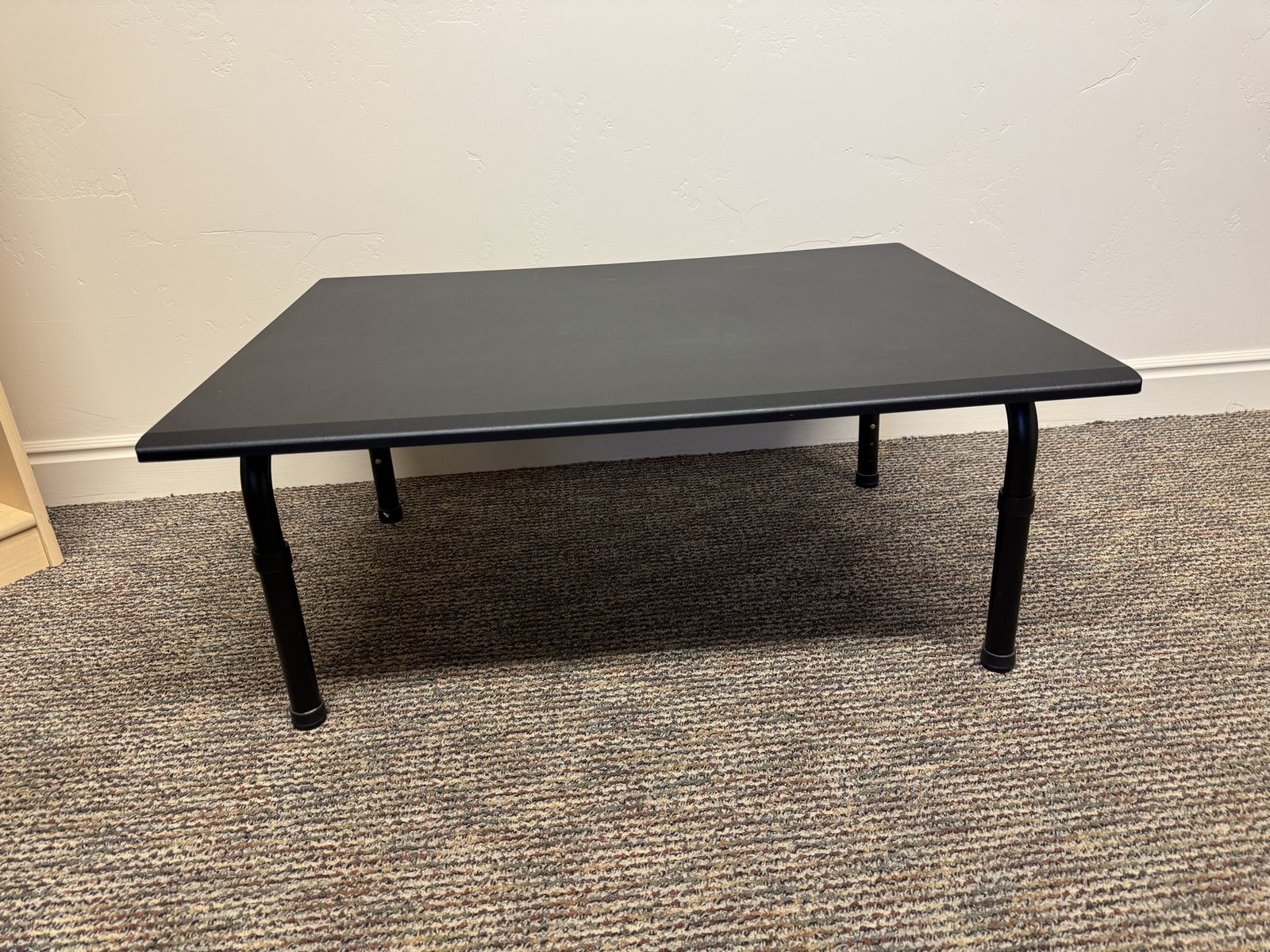 Desk top riser
