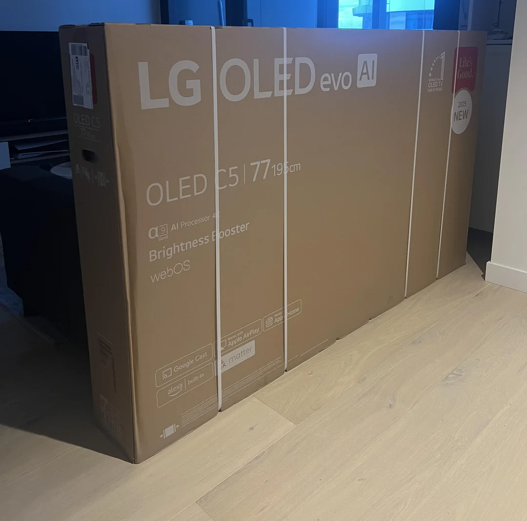 NEW - LG C5 77 OLED TV
