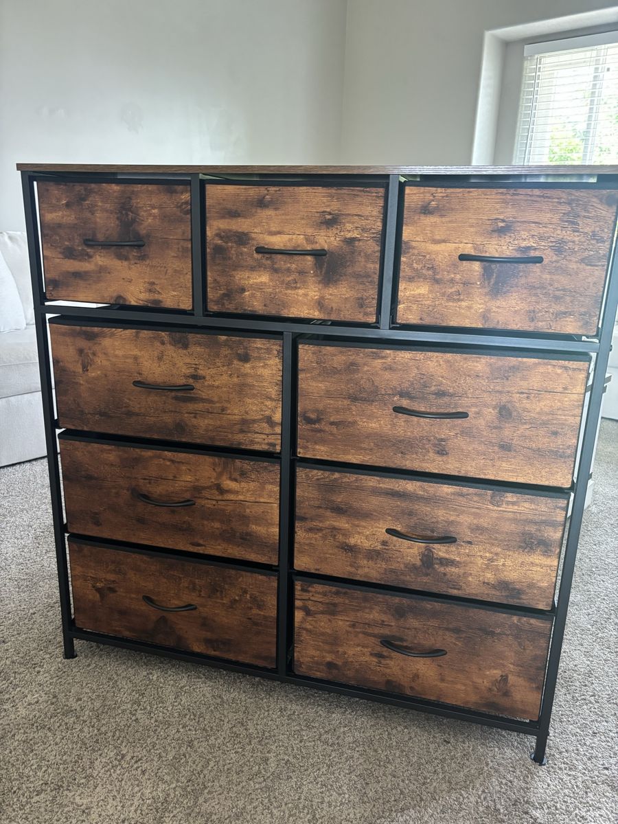 9-drawer dresser