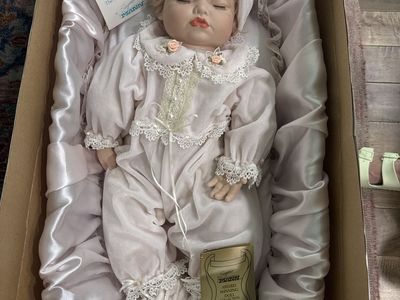 Seymour Mann connoisseur doll