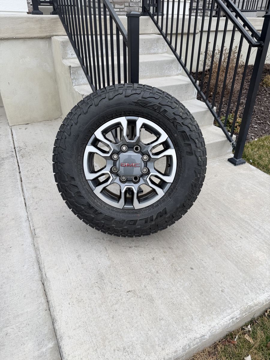 GMC Sierra 3500 Rims and Tires 275/70R18 Falken