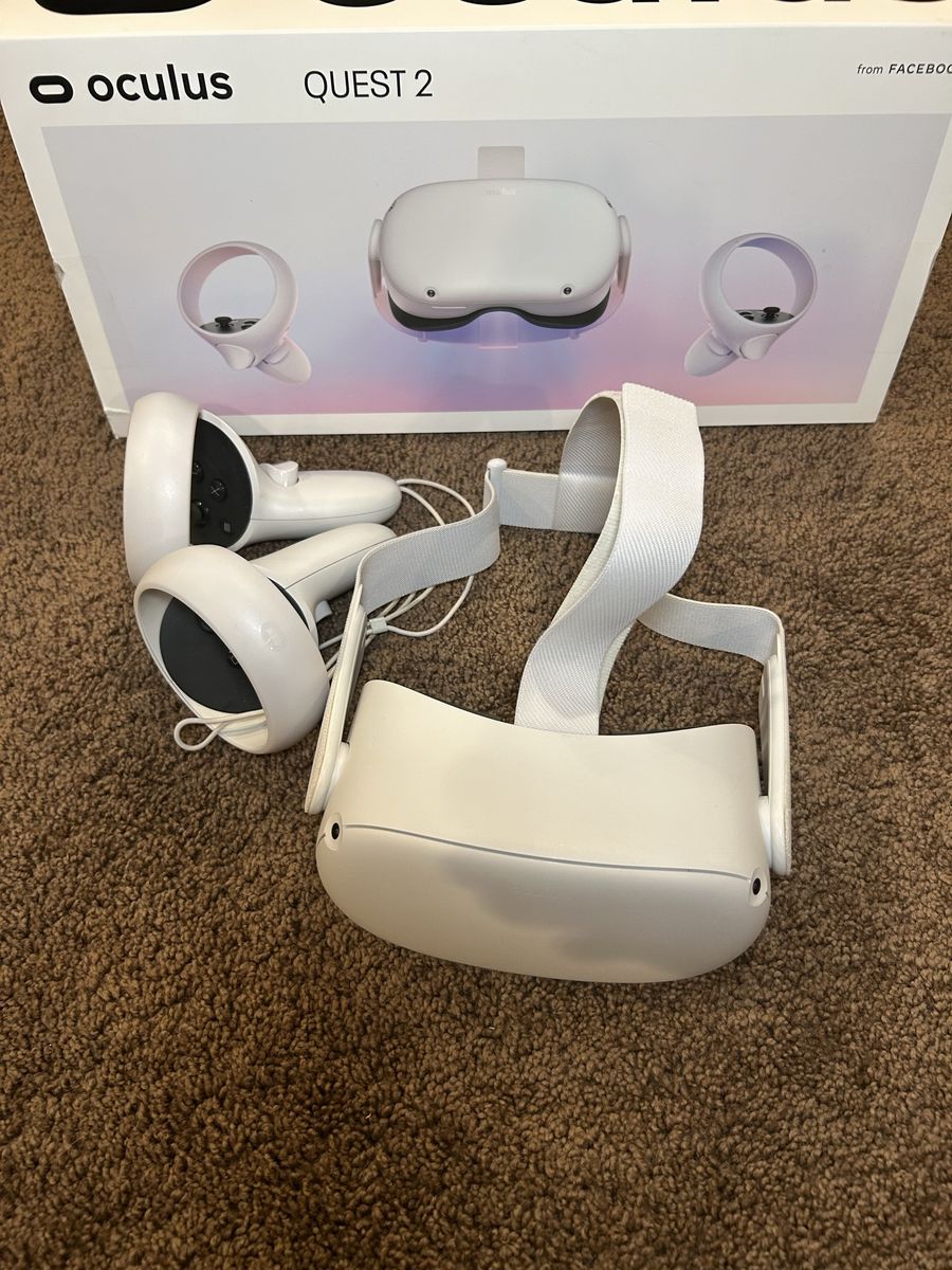 Oculus Quest 2 VR Headset with Controllers & Silicone Cover 128 GB