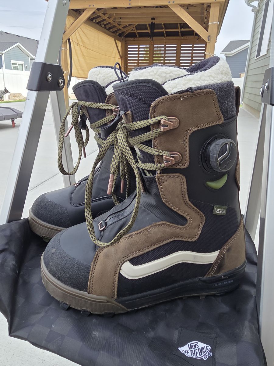 Vans Snowboard Boots Women 7.5 ($150)