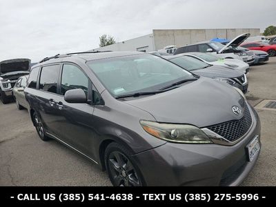 2016 Toyota Sienna SE 8-Passenger