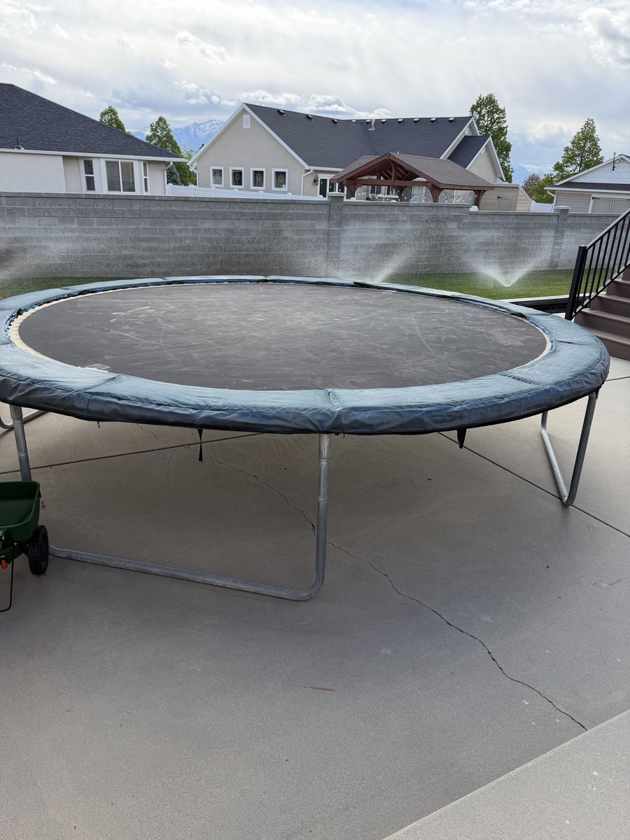16 foot trampoline