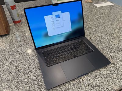 Apple MacBook Air M2 15" - Space Black - 512GB SSD/16GB RAM