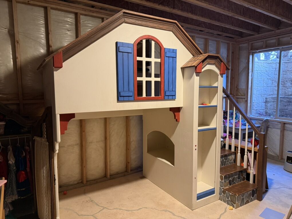 Bunk Bed With House/Castle