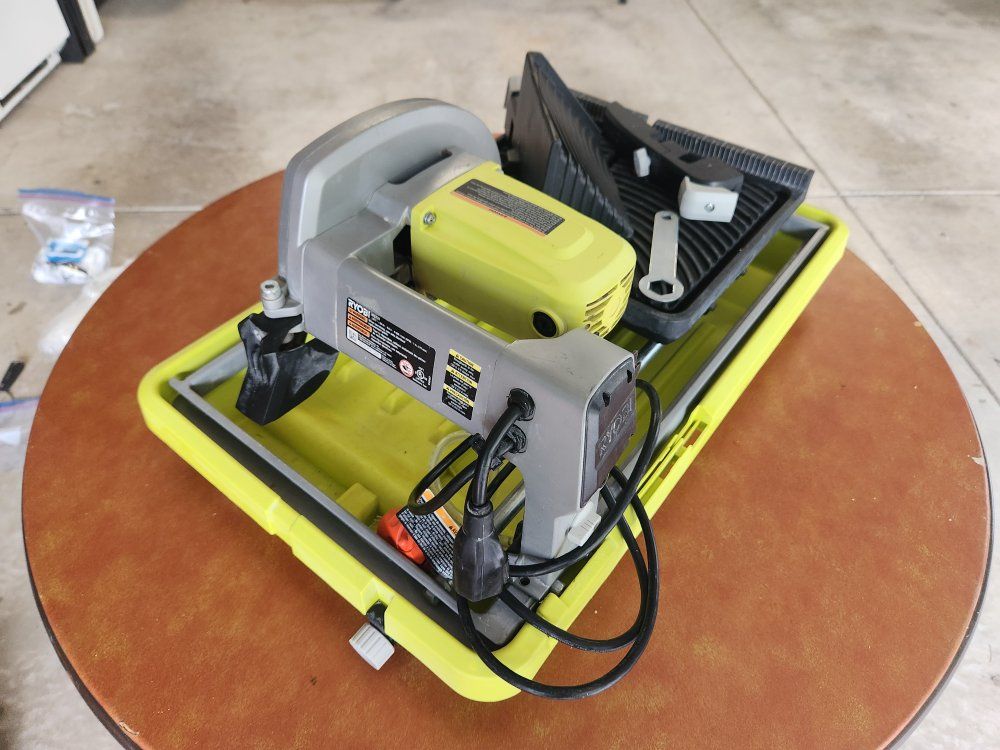 Ryobi 7-Inch Tabletop Tile Saw