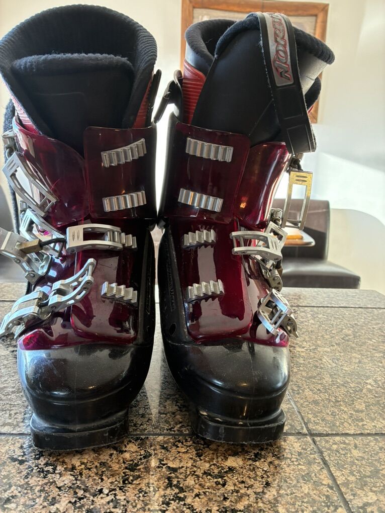 Vintage NordIca Veryrch 85 Ski Boots