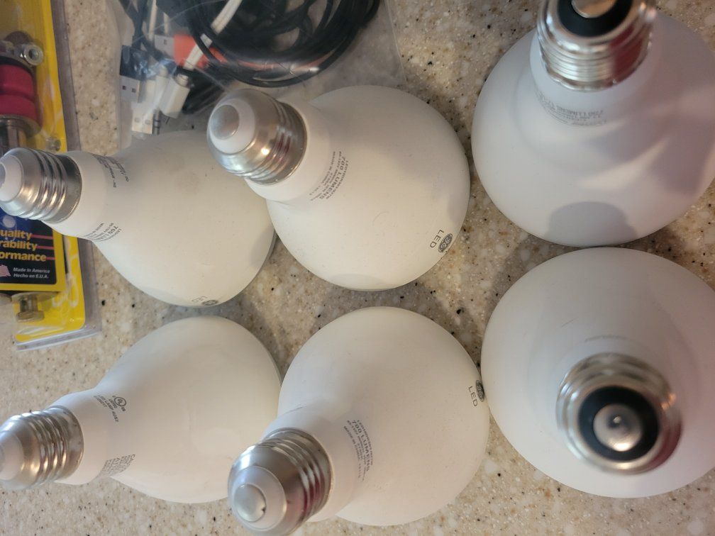 GE led 8 flood light  700 lumens