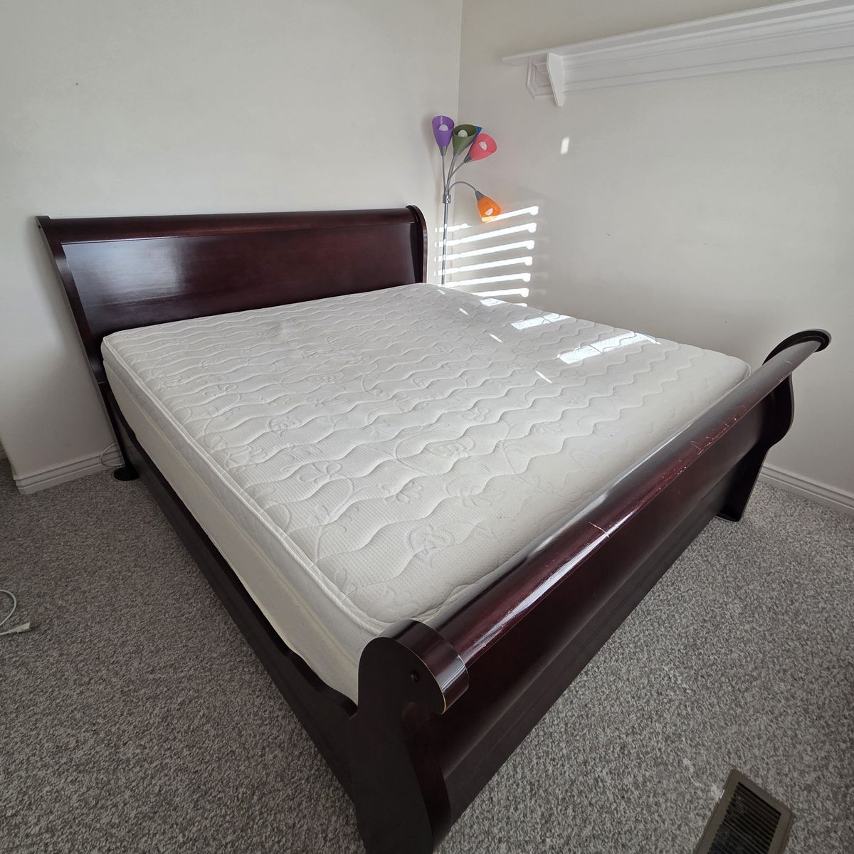 King size Sleigh Bed