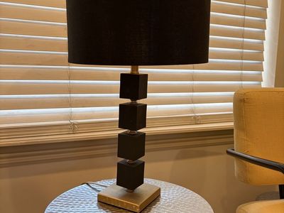 Modern Geometric Table Lamp Black Cubes Gold Metal Base Drum Shade