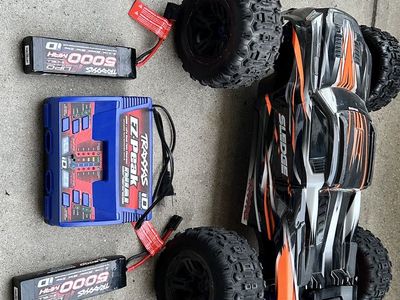 Traxxas Sledge 6S 1:8 Truggy Batteries+Charger