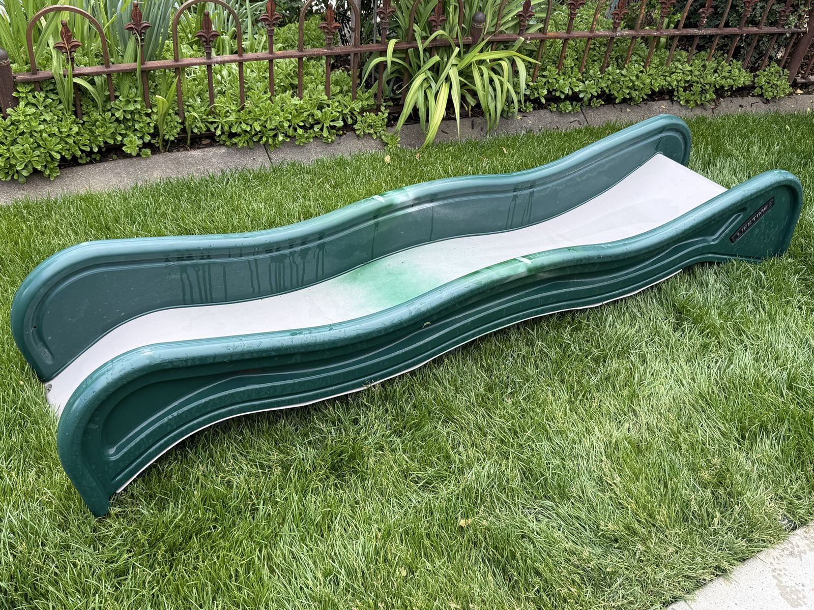 Lifetime products industrial swingset slide only. Has some green paint on it but works fine.