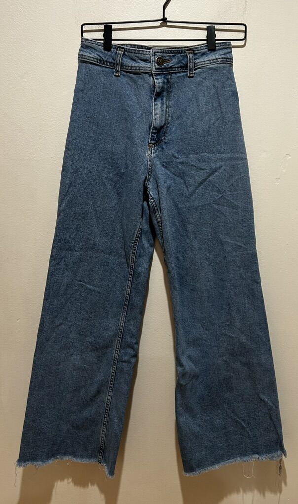 Zara Flare Wide Legged Jeans Women's Size 6