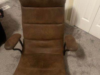 Gaming chair rocker