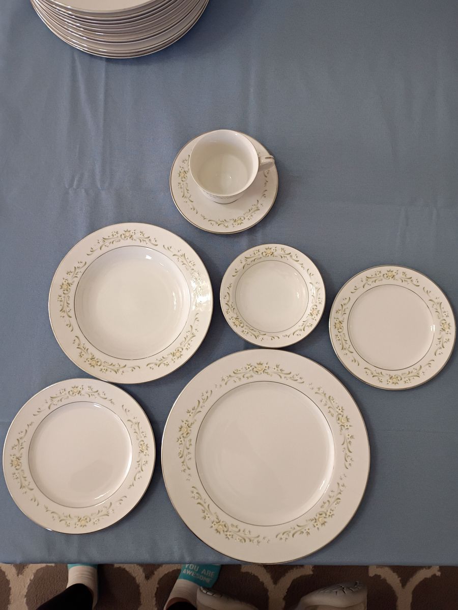 Heirloom Sango China "Debutante 3688" Service for 12