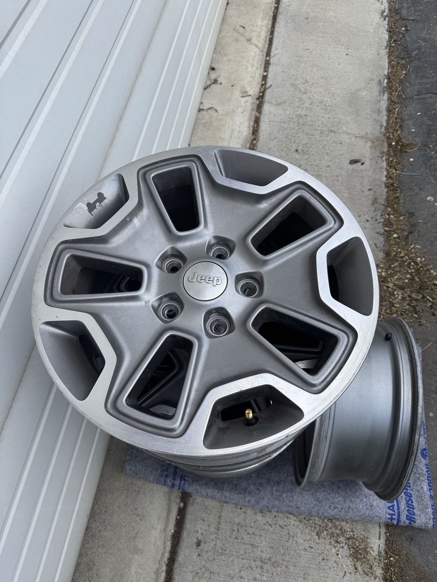 Set of 5 Jeep Wrangler Rubicon Wheels - 17x7.5”