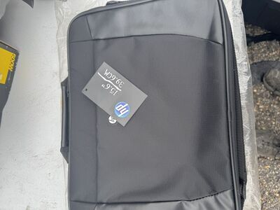 HP Essential Top Load 15.6” Case BlackH2W17AA#ABA New Factory Sealed