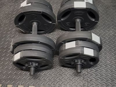 weights 40 pounds