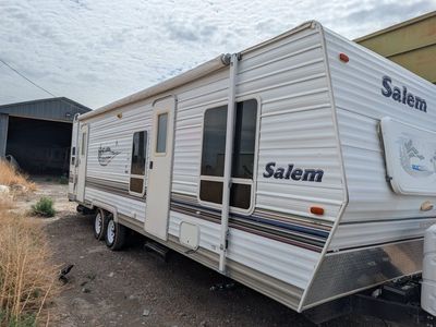 2004 Salem Travel Trailer - Bumper Pull RV - Compact & Well-Maintained