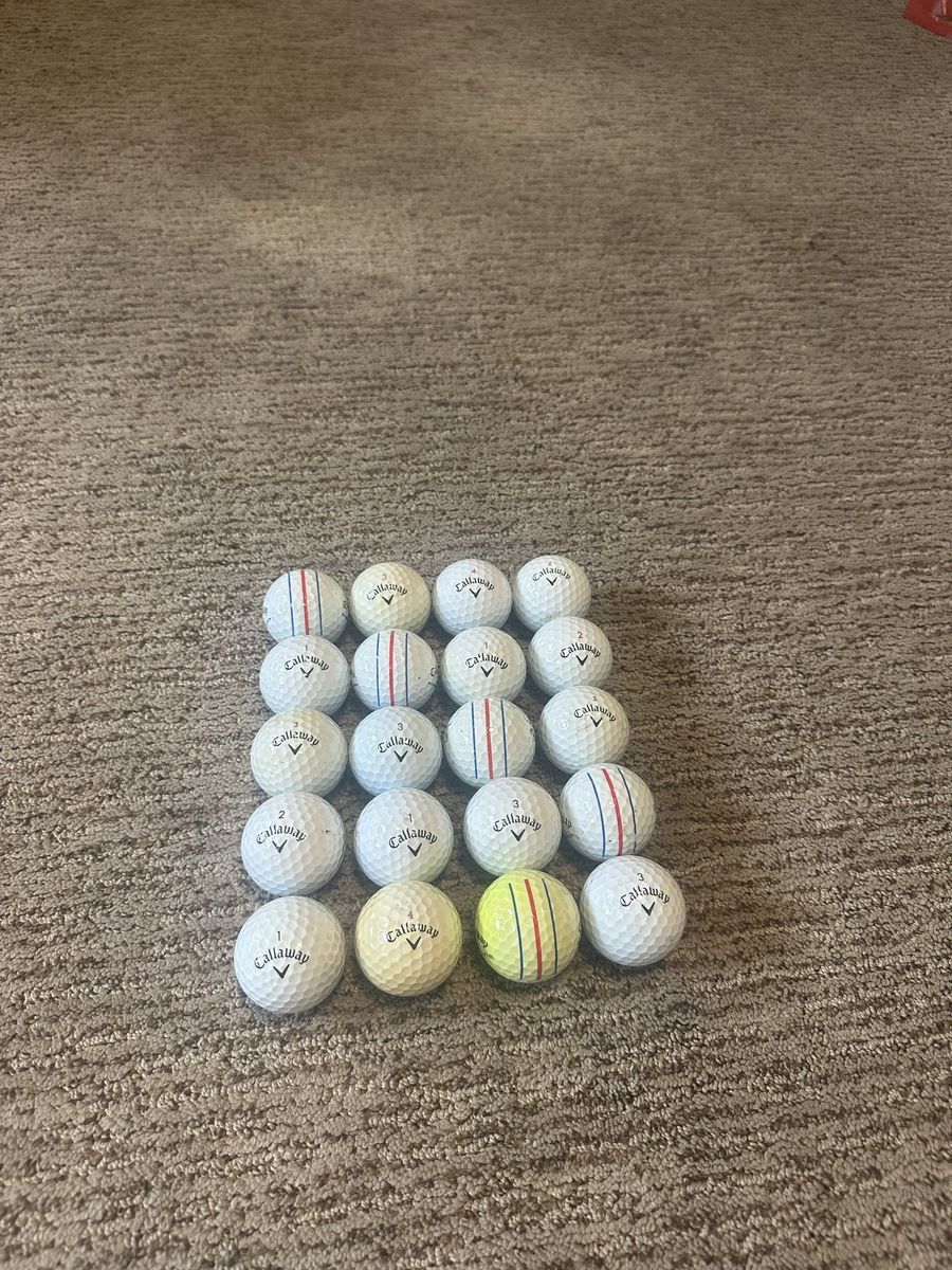 Assorted Callaway golf balls