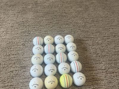 Assorted Callaway golf balls