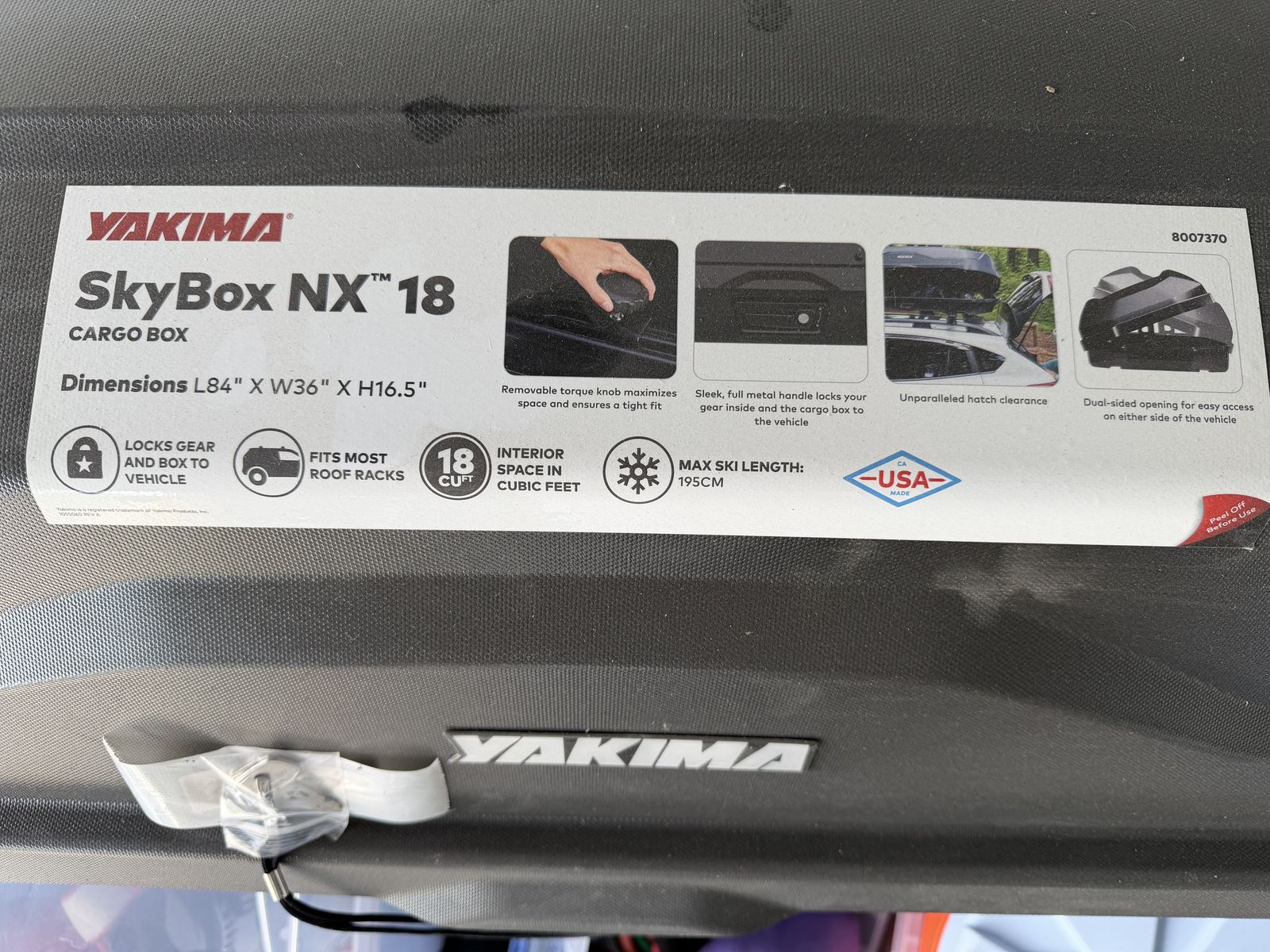 Yakima SkyBox 18 cubic ft - brand new