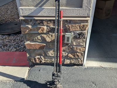Heavy Duty Farm Jack / Hi-Lift Jack - Off-Road Recovery & Lifting Tool